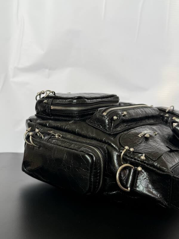 Balenciaga Black shoulder bag — 1:1 Replica