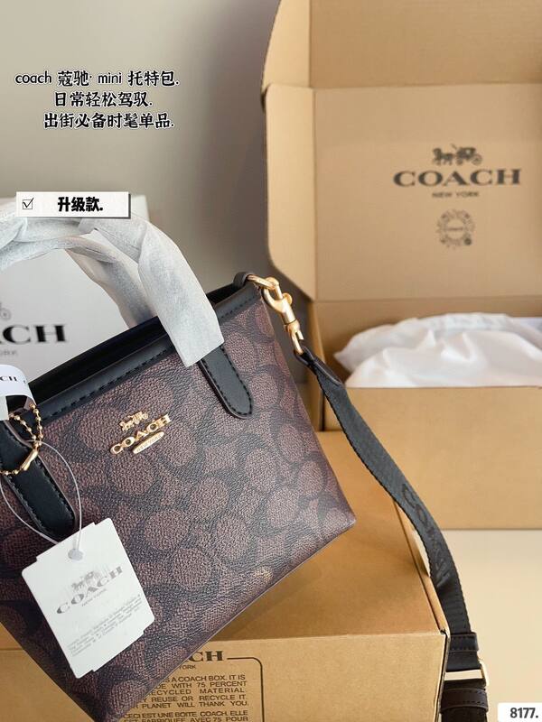 Coach Monogram shoulder bag — Top Quality Replica