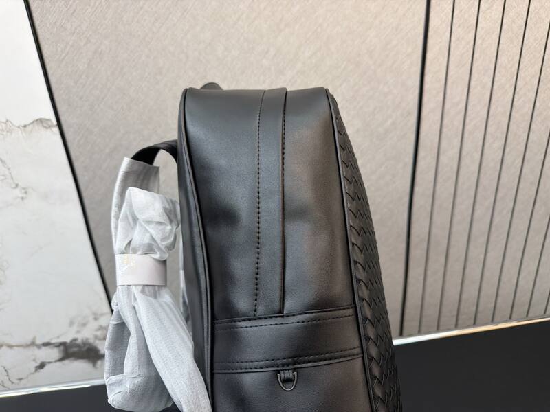 Bottega Veneta Black shoulder bag — Premium Replica