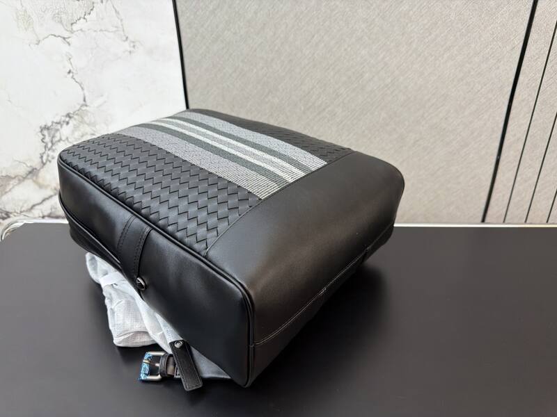 Bottega Veneta Black shoulder bag — Premium Replica