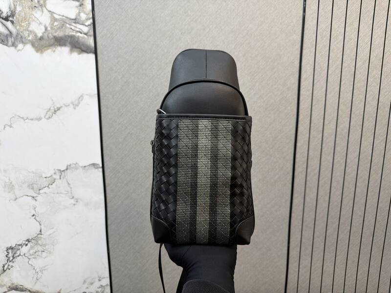 Bottega Veneta Black shoulder bag — AAA Quality Replica