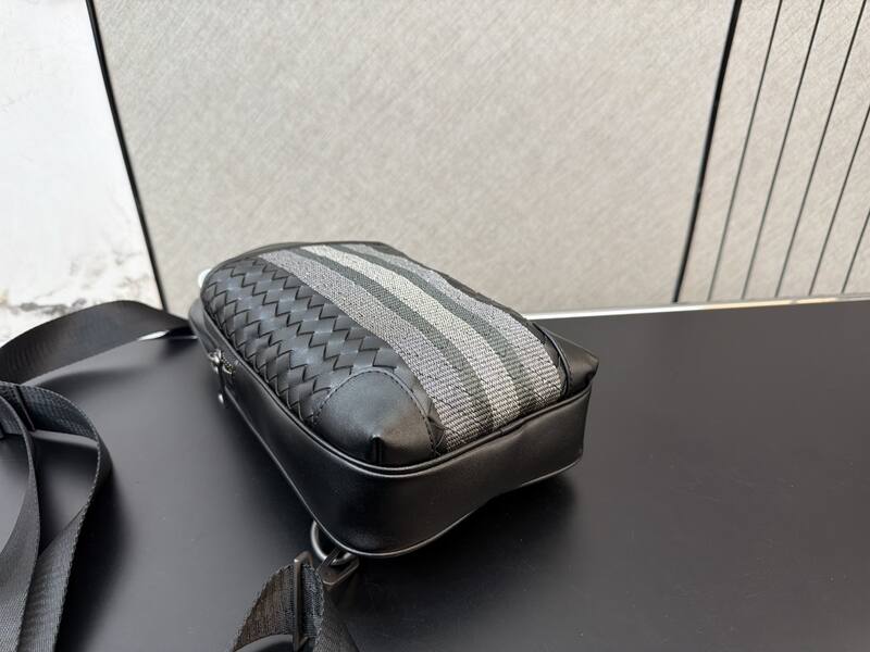 Bottega Veneta Black shoulder bag — AAA Quality Replica