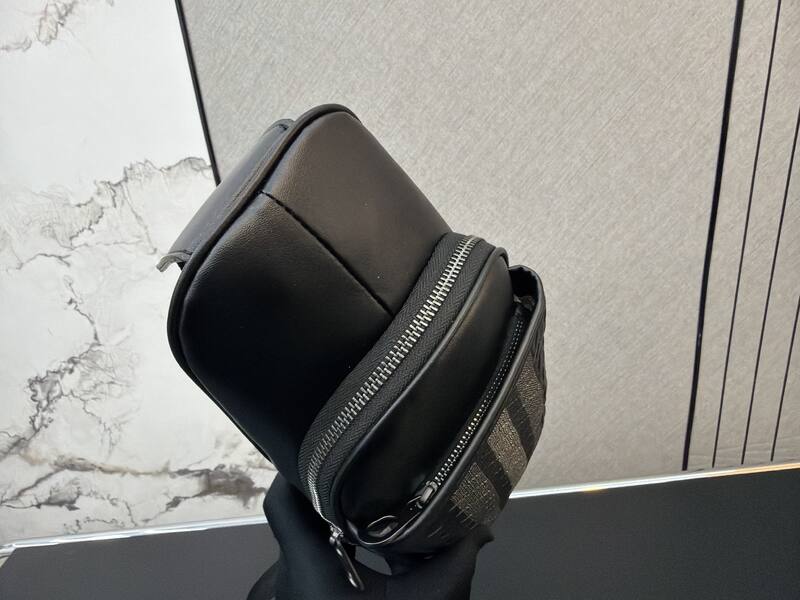 Bottega Veneta Black shoulder bag — AAA Quality Replica
