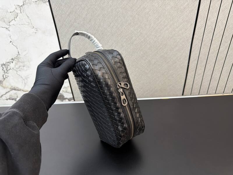 Bottega Veneta Black shoulder bag — Top Quality Replica