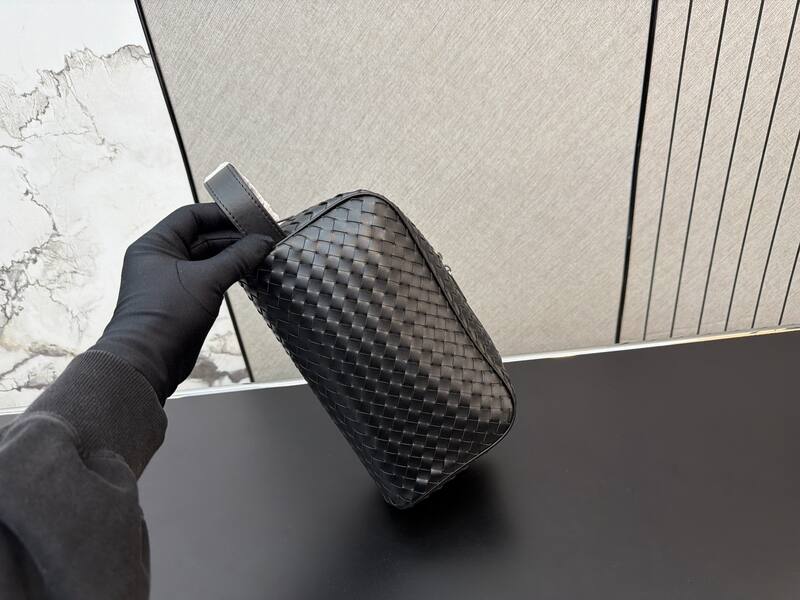 Bottega Veneta Black shoulder bag — Top Quality Replica