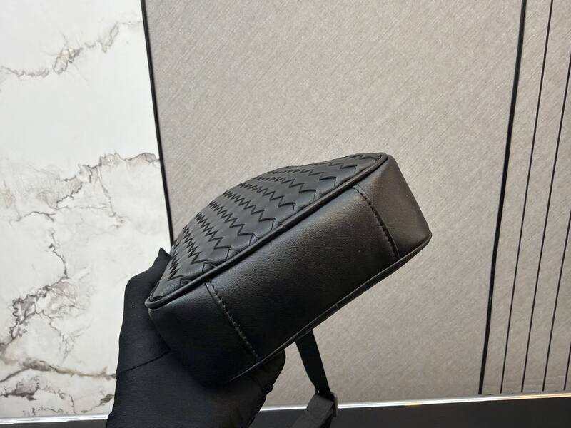 Bottega Veneta Black shoulder bag — Top Quality Replica