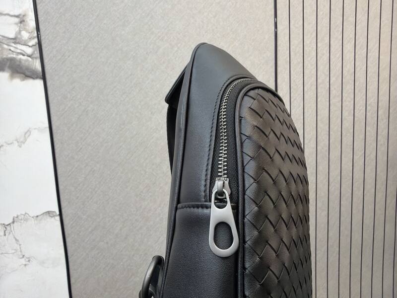 Bottega Veneta Black shoulder bag — Top Quality Replica
