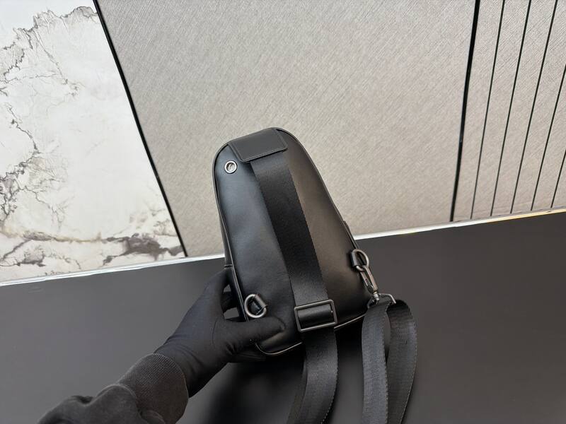 Bottega Veneta Black shoulder bag — Top Quality Replica