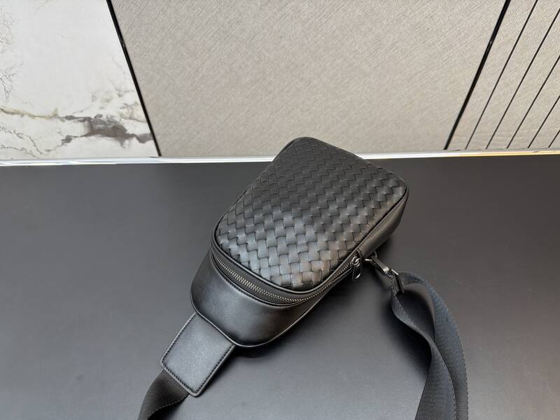 Bottega Veneta Black shoulder bag — Top Quality Replica