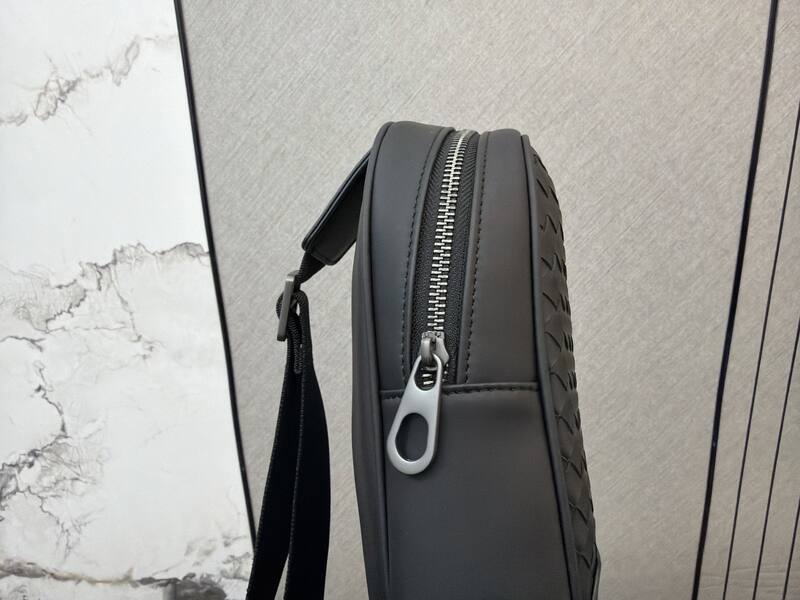 Bottega Veneta Gray 25x18x10cm shoulder bag — 1:1 Replica