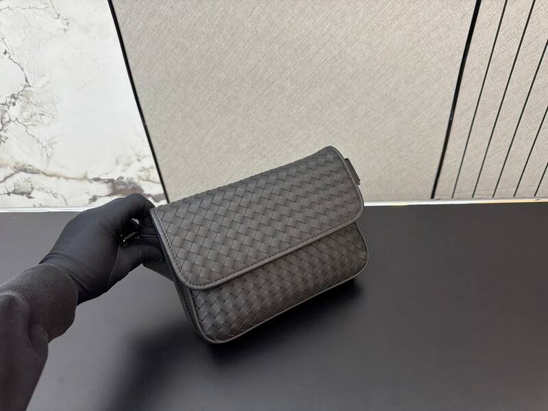 Bottega Veneta Black shoulder bag — AAA Quality Replica
