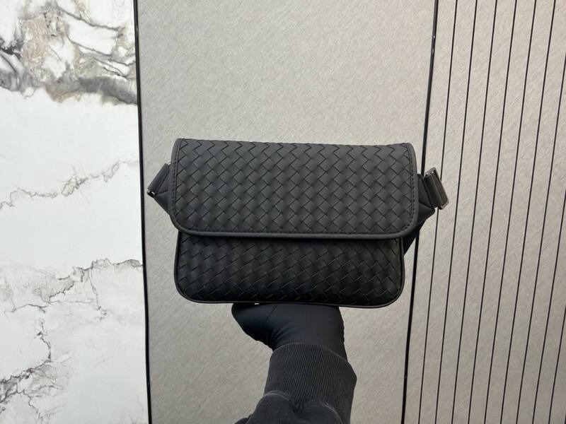 Bottega Veneta Black shoulder bag — AAA Quality Replica