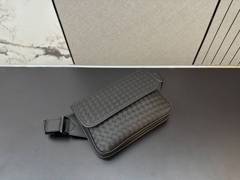Bottega Veneta Black shoulder bag — AAA Quality Replica