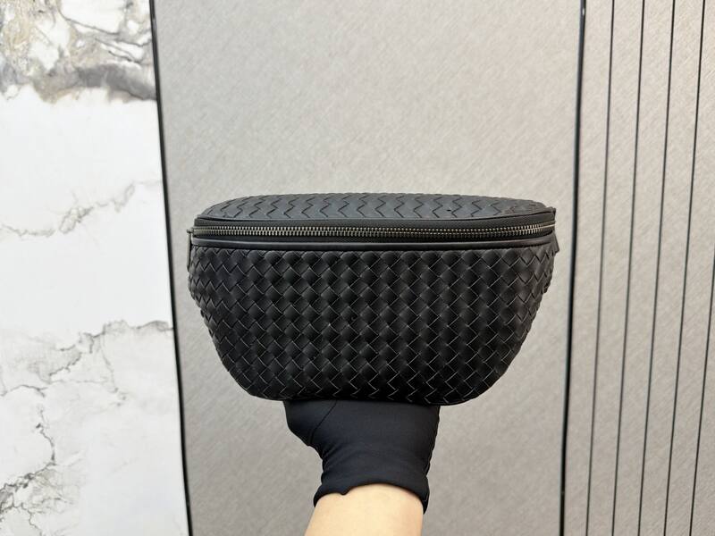 Bottega Veneta Black shoulder bag — Premium Replica
