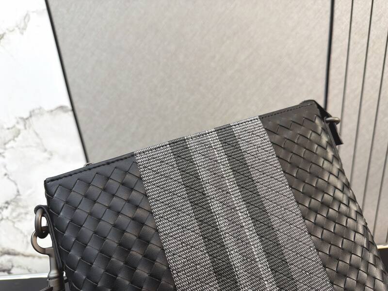 Bottega Veneta Black shoulder bag — AAA Quality Replica