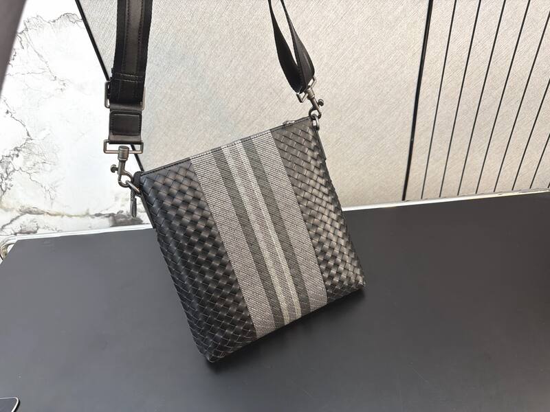 Bottega Veneta Black shoulder bag — AAA Quality Replica