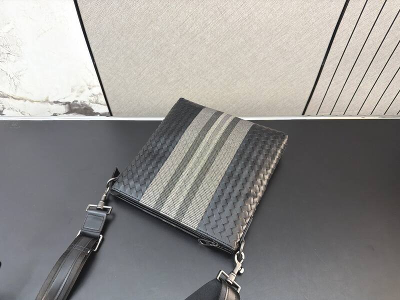 Bottega Veneta Black shoulder bag — AAA Quality Replica