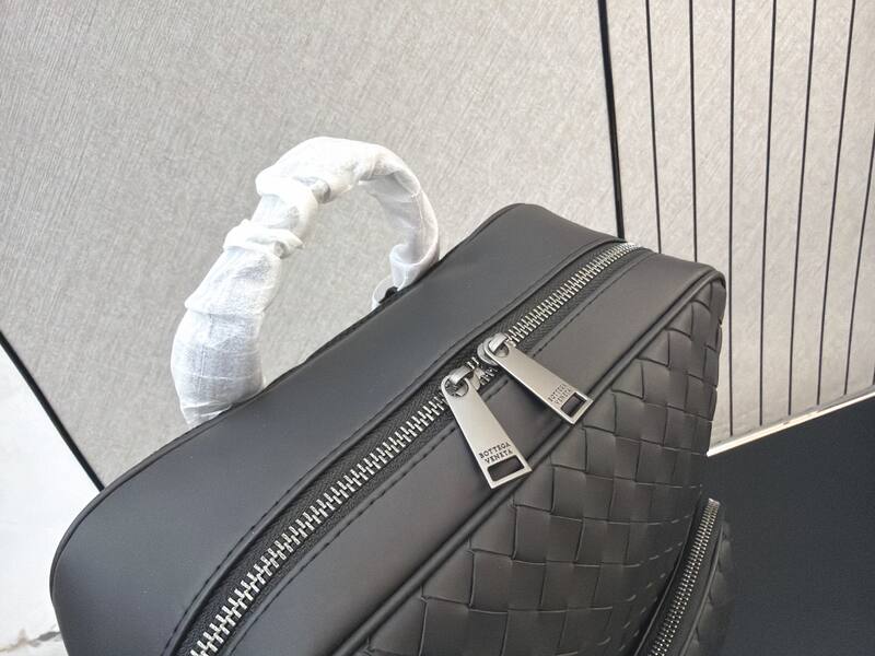 Bottega Veneta Black shoulder bag — AAA Quality Replica