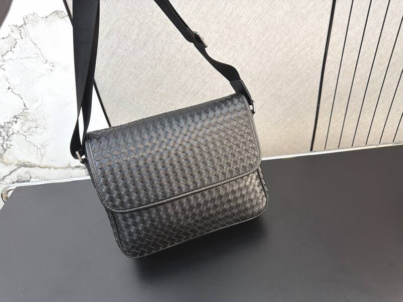 Bottega Veneta Black shoulder bag — 1:1 Replica