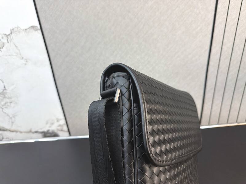 Bottega Veneta Black shoulder bag — 1:1 Replica