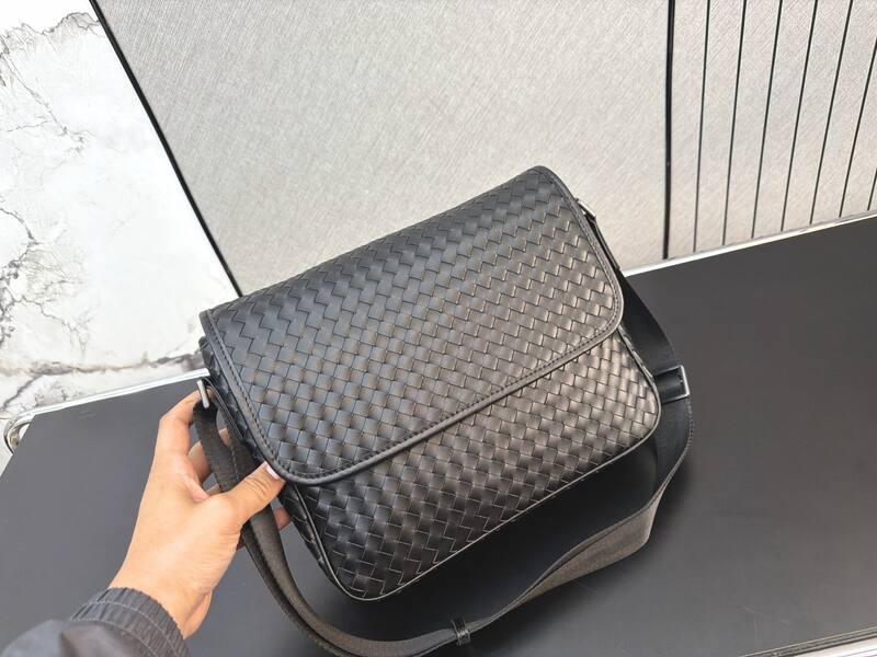 Bottega Veneta Black shoulder bag — 1:1 Replica