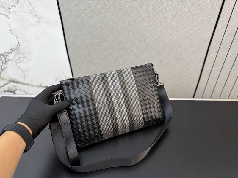 Bottega Veneta Black shoulder bag — Premium Replica