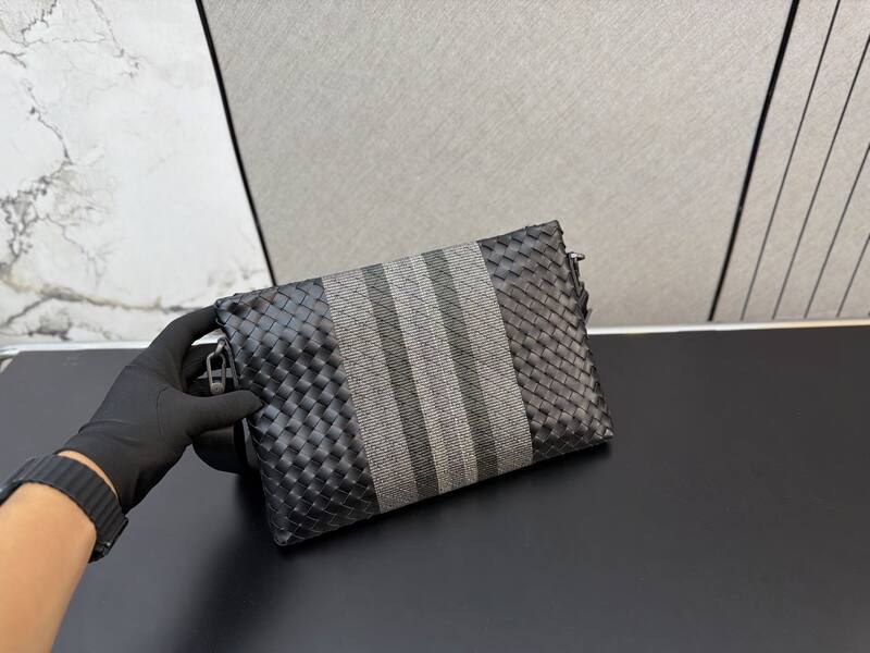 Bottega Veneta Black shoulder bag — Premium Replica