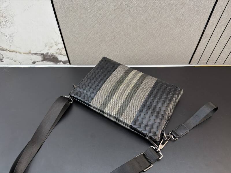 Bottega Veneta Black shoulder bag — Premium Replica