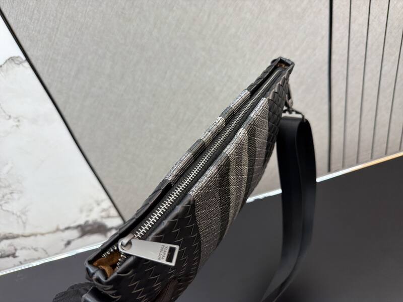 Bottega Veneta Black shoulder bag — Premium Replica