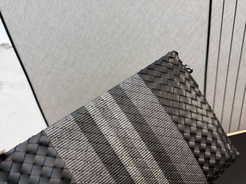 Bottega Veneta Black shoulder bag — Premium Replica