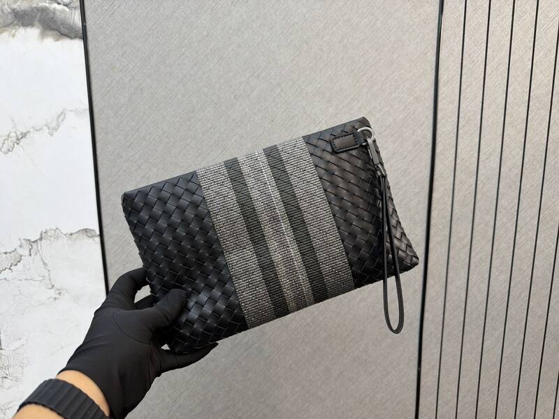 Bottega Veneta Black shoulder bag — AAA Quality Replica