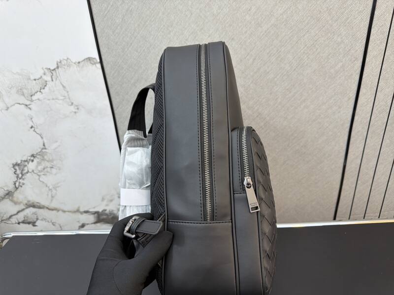 Bottega Veneta Black shoulder bag — 1:1 Replica