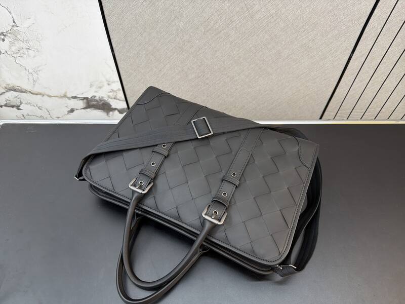 Bottega Veneta Black Intrecciato leather work — AAA Quality Replica