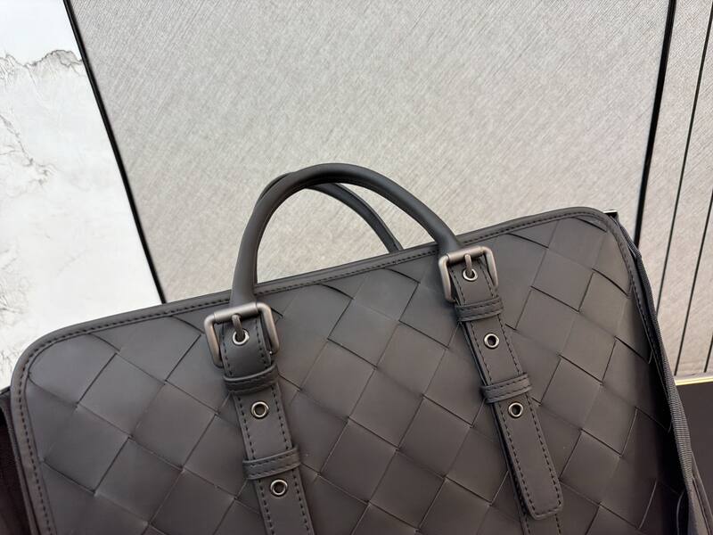 Bottega Veneta Black Intrecciato leather work — AAA Quality Replica