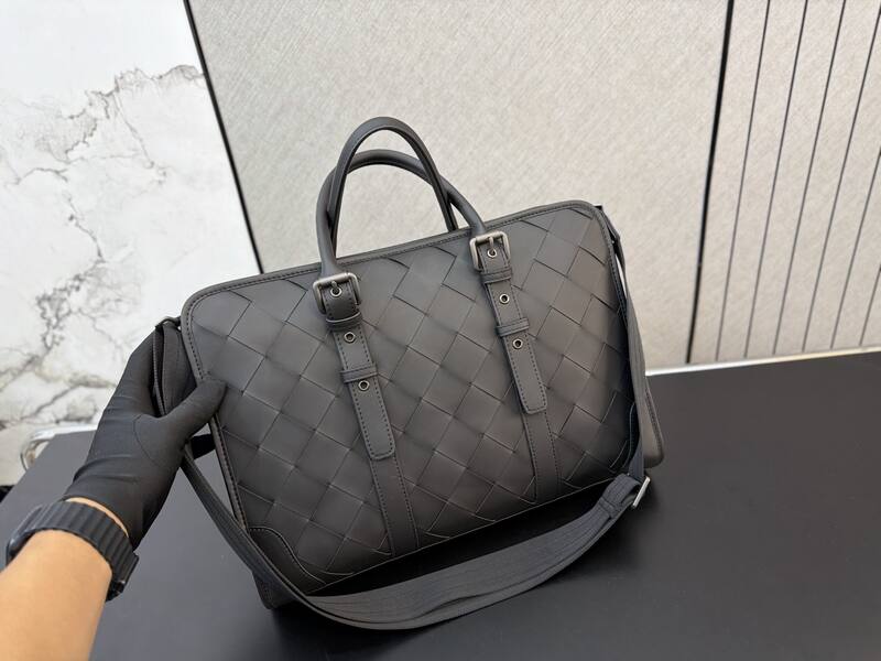 Bottega Veneta Black Intrecciato leather work — AAA Quality Replica
