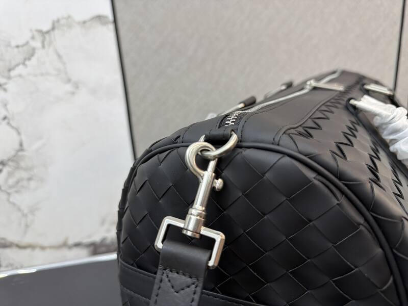 Bottega Veneta Black shoulder bag — Premium Replica