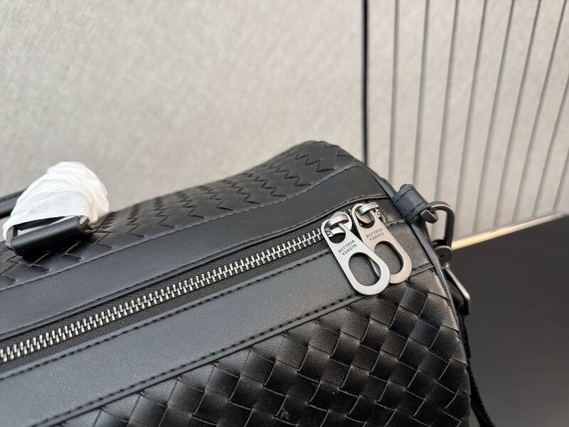 Bottega Veneta Black shoulder bag — 1:1 Replica