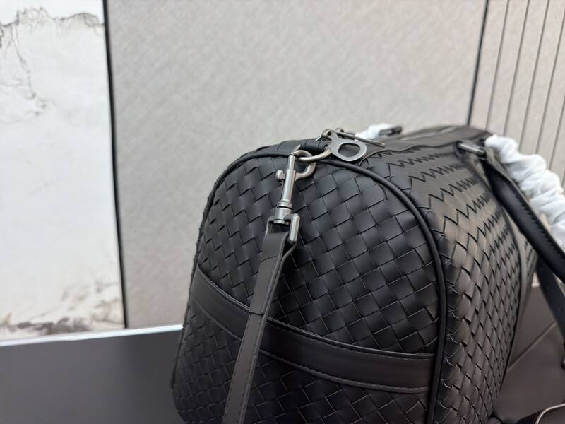 Bottega Veneta Black shoulder bag — AAA Quality Replica