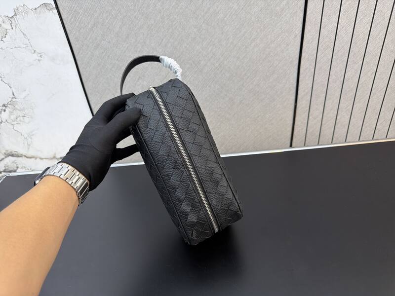 Bottega Veneta Black shoulder bag — AAA Quality Replica