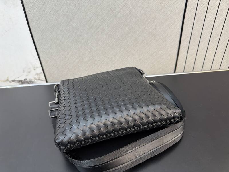 Bottega Veneta Black shoulder bag — Premium Replica