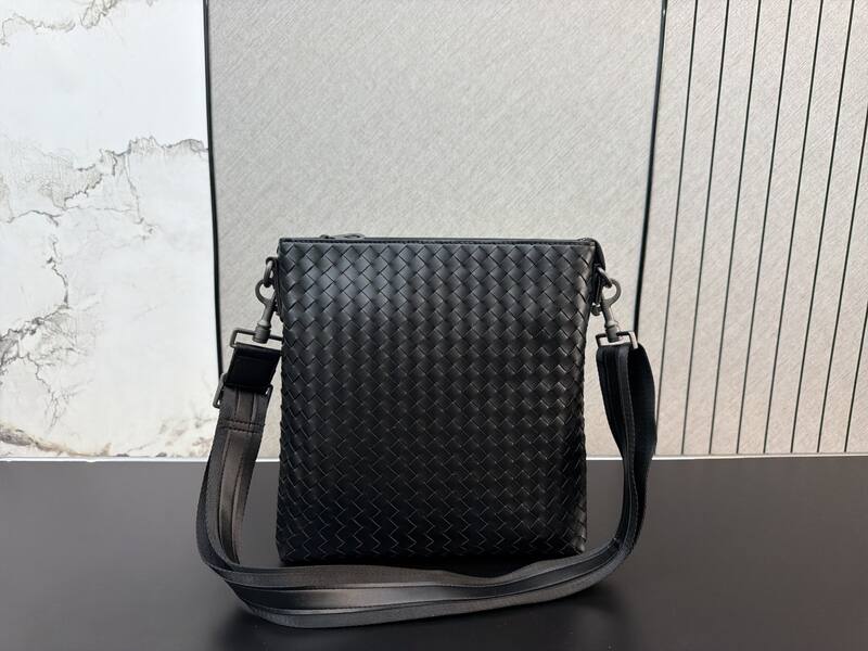 Bottega Veneta Black shoulder bag — Premium Replica