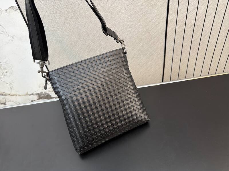 Bottega Veneta Black shoulder bag — Premium Replica