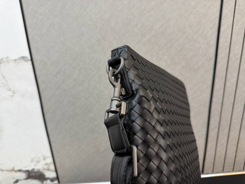 Bottega Veneta Black shoulder bag — Premium Replica