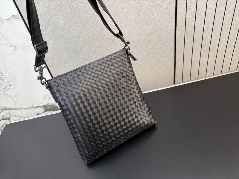Bottega Veneta Black shoulder bag — Premium Replica
