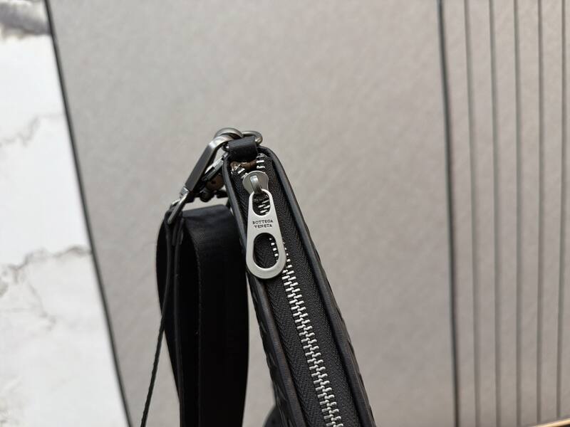Bottega Veneta Black shoulder bag — AAA Quality Replica