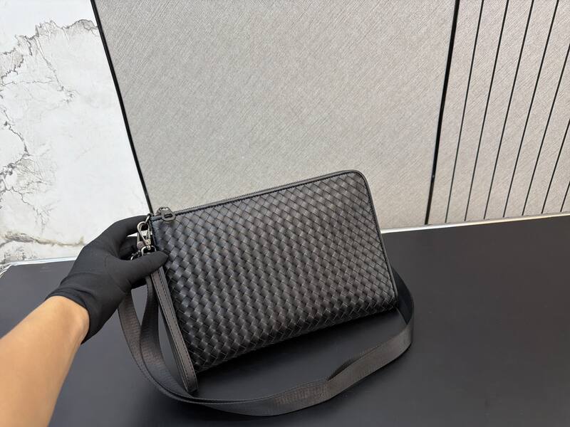 Bottega Veneta Black shoulder bag — AAA Quality Replica