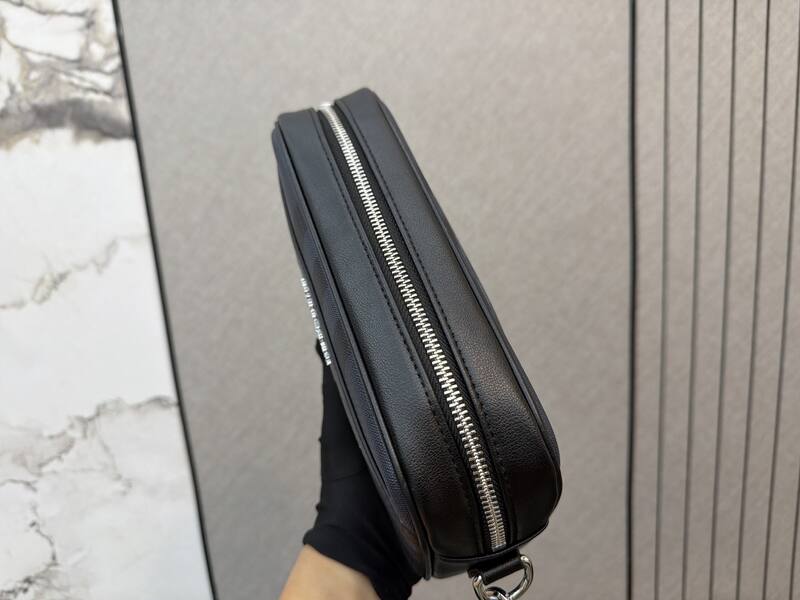 Burberry Black shoulder bag — Premium Replica