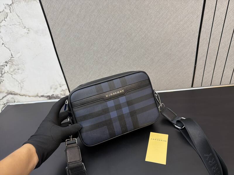 Burberry Black shoulder bag — Premium Replica