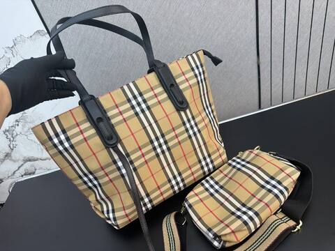Burberry Black shoulder bag AAA Quality Replica