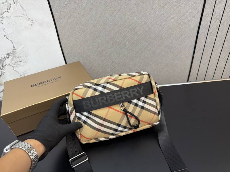 Burberry 25x18x10cm shoulder bag — 1:1 Replica